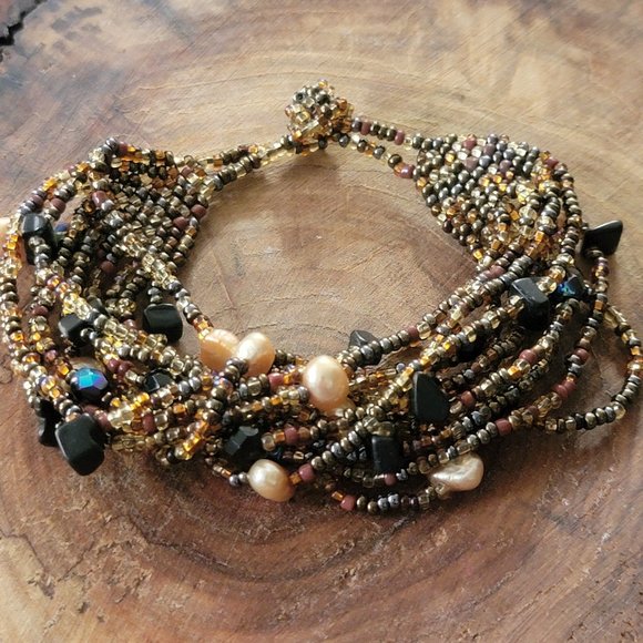 Beaded Statement bracelet with real dyed pearls - Picture 1 of 3